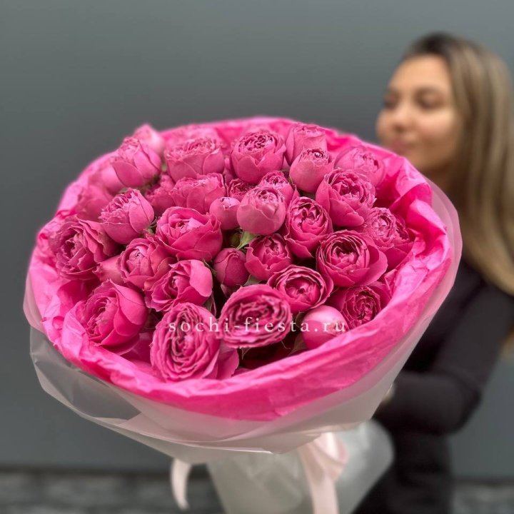 Букет из пионовидных роз  в Симферополи