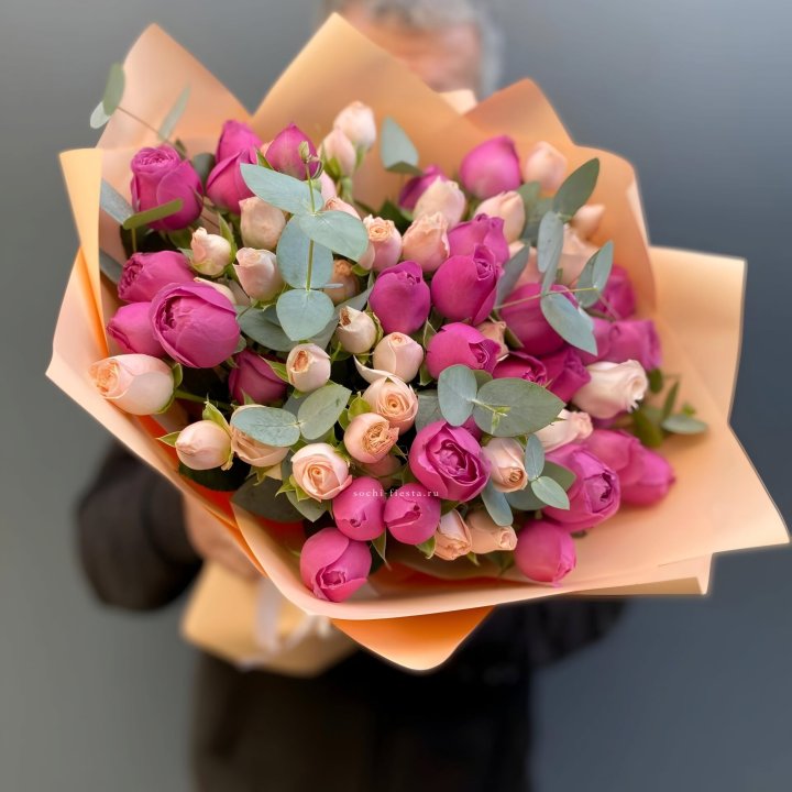 Букет кустовых роз Тендернес в Симферополи