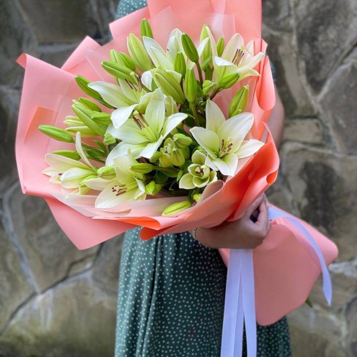 Букет из 7 белых лилий в Симферополи