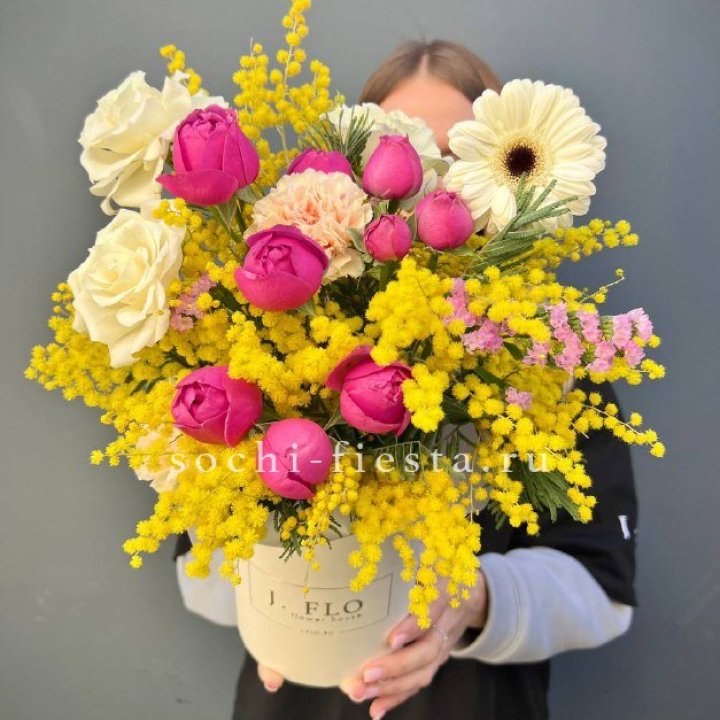 Цветы в боксе "Слобода" в Симферополи