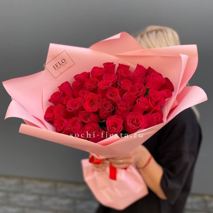 35 красных роз в Симферополи