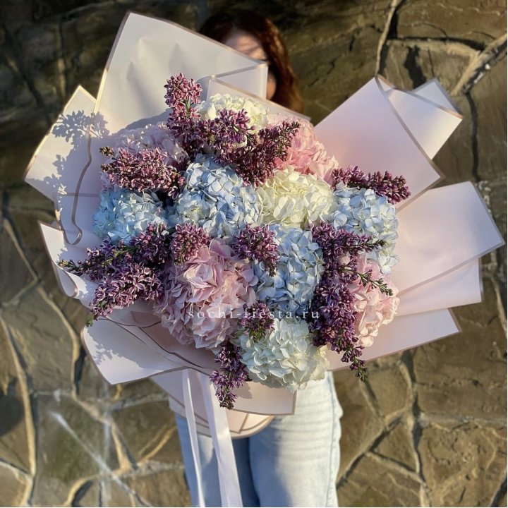 Букет гортензии с сиренью в Симферополи