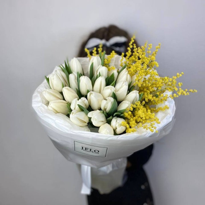 Дуо тюльпан и мимоза в Симферополи