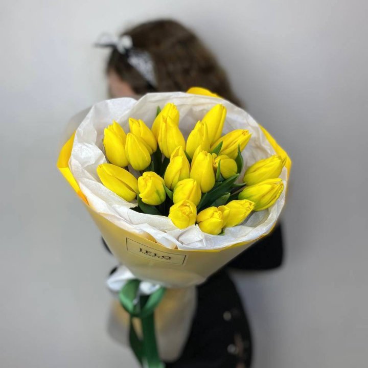  19 жёлтых тюльпанов в Симферополи