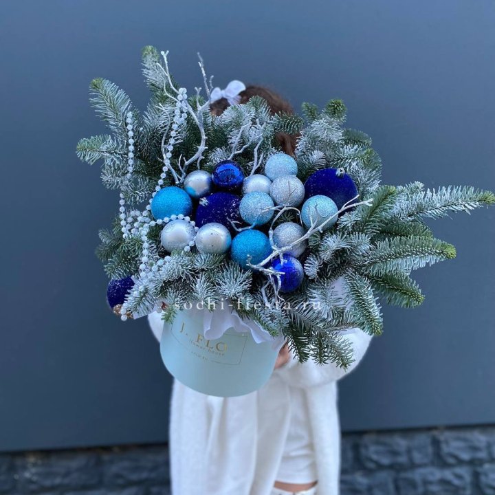 Композиция "Голубая бездна" в Симферополи