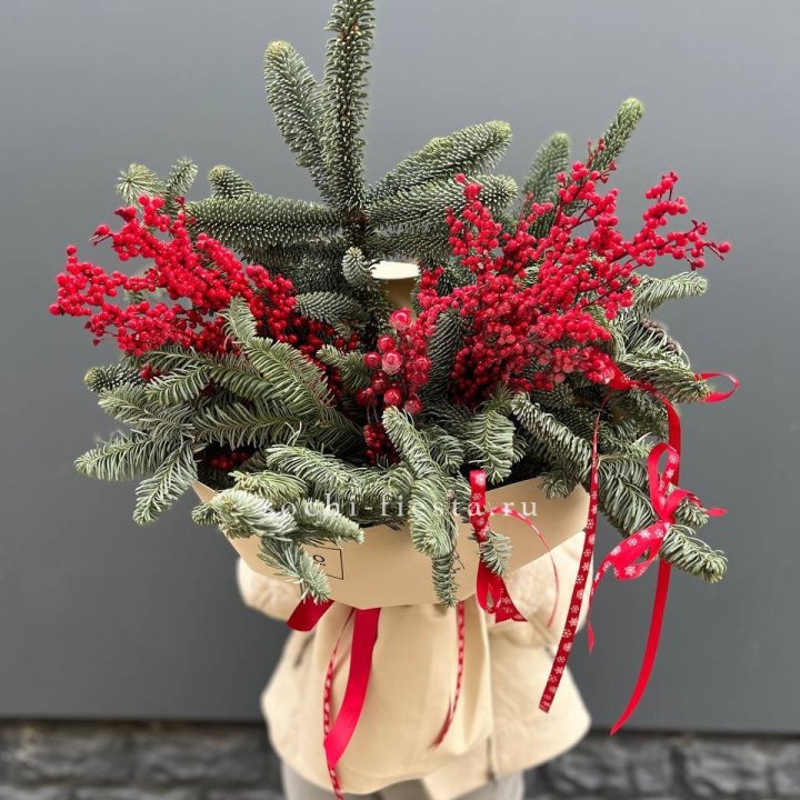 Букет нобилиса и ягод в Симферополи