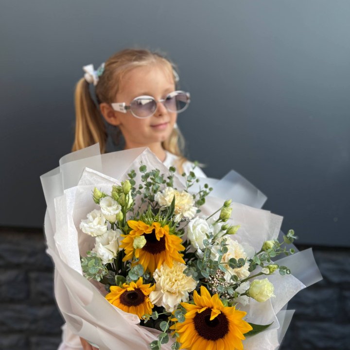  Букет  из стойких цветов с подсолнухами в Симферополи