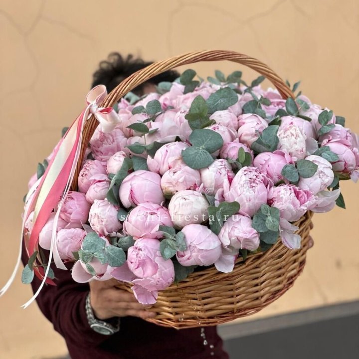 Корзина пионов "75" в Симферополи