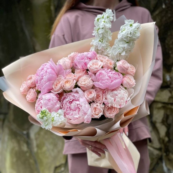 Букет с пионами №1 в Симферополи