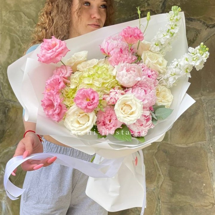 Букет с пионами №3 в Симферополи