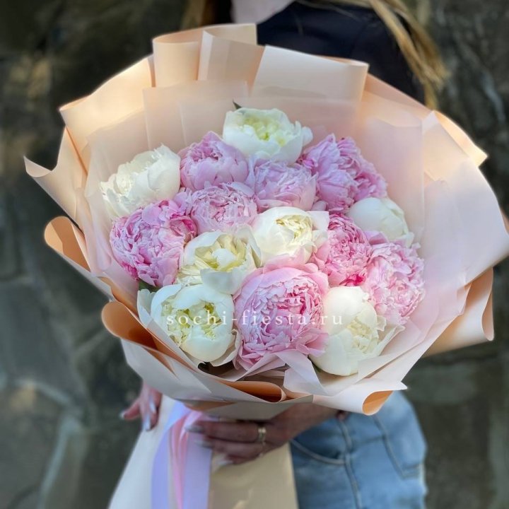 Букет 15 зефирных пионов в Симферополи