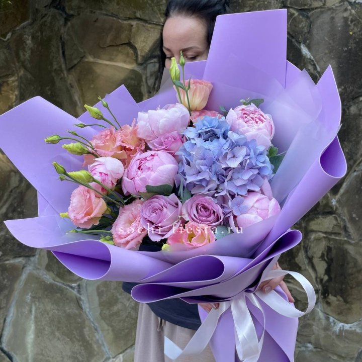 Букет с пионами "Блю логан" в Симферополи