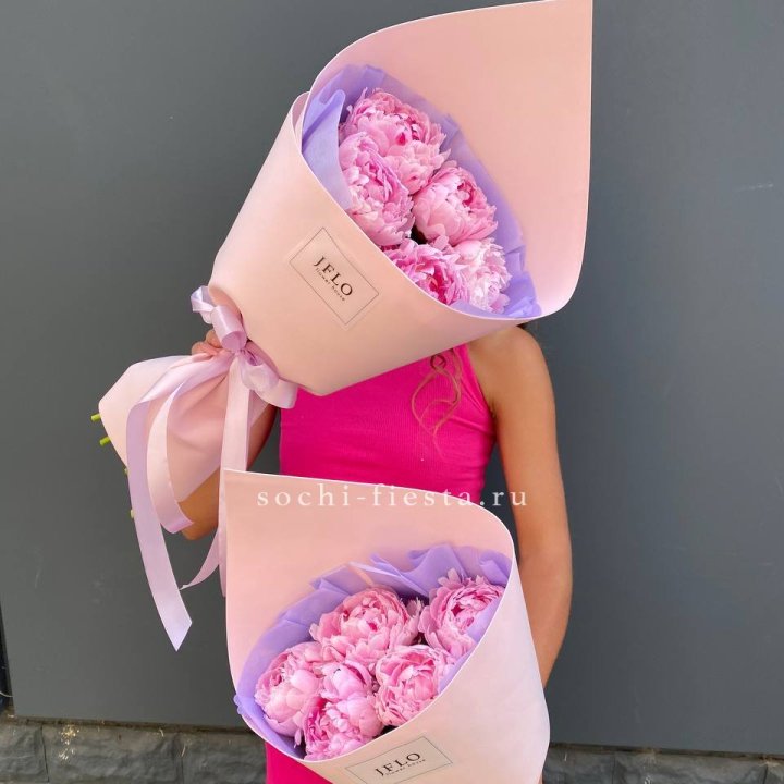 Букет из 5 пионов в Симферополи