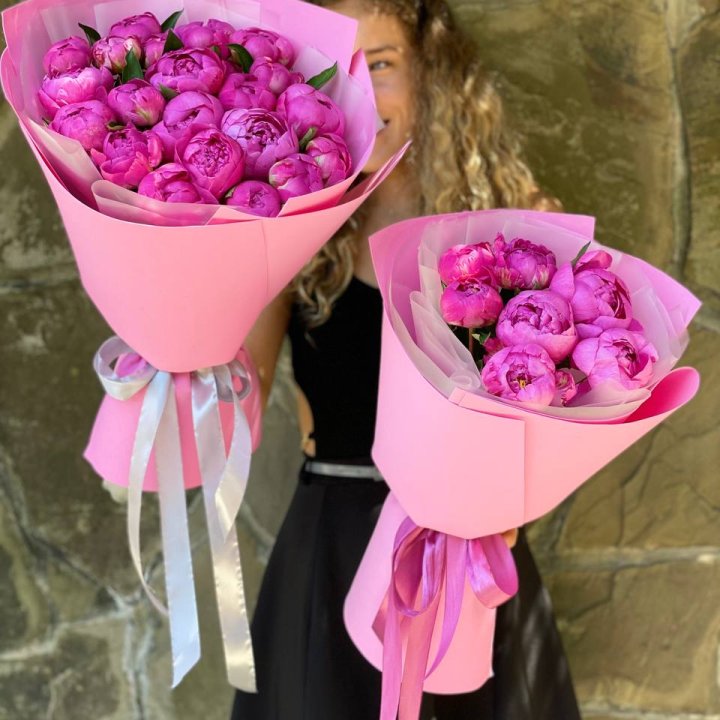 Букет ярких пионов  в Симферополи
