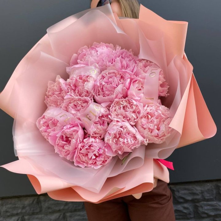 15 пионов "Монинг" в Симферополи