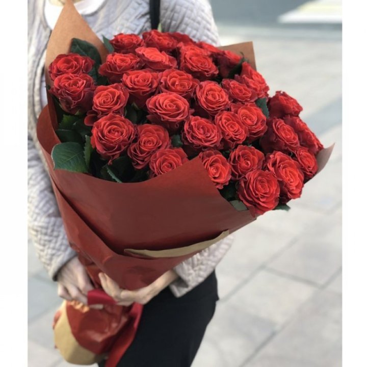 29 высоких роз  в Симферополи