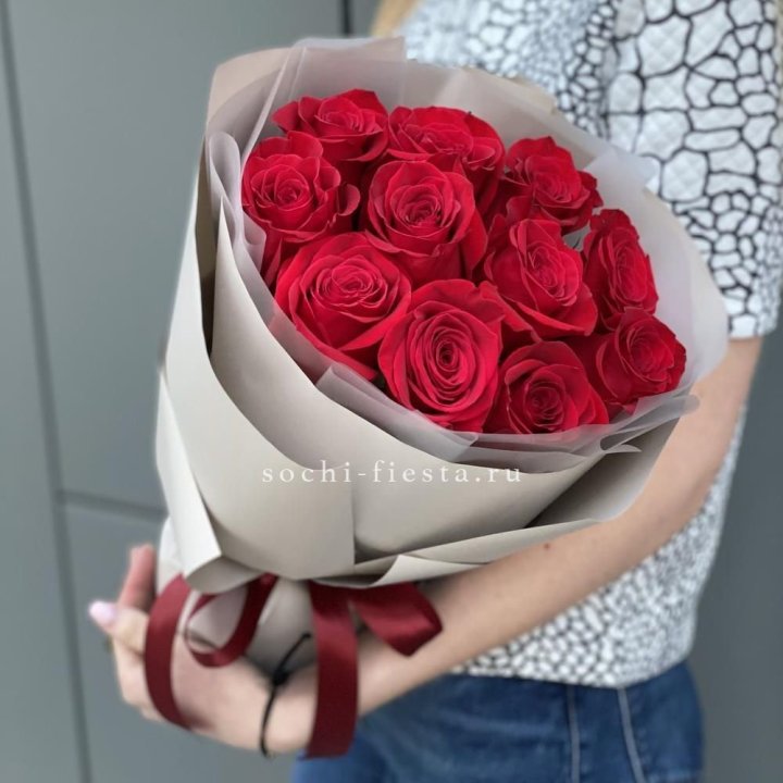 Букет красных роз "Рози" в Симферополи