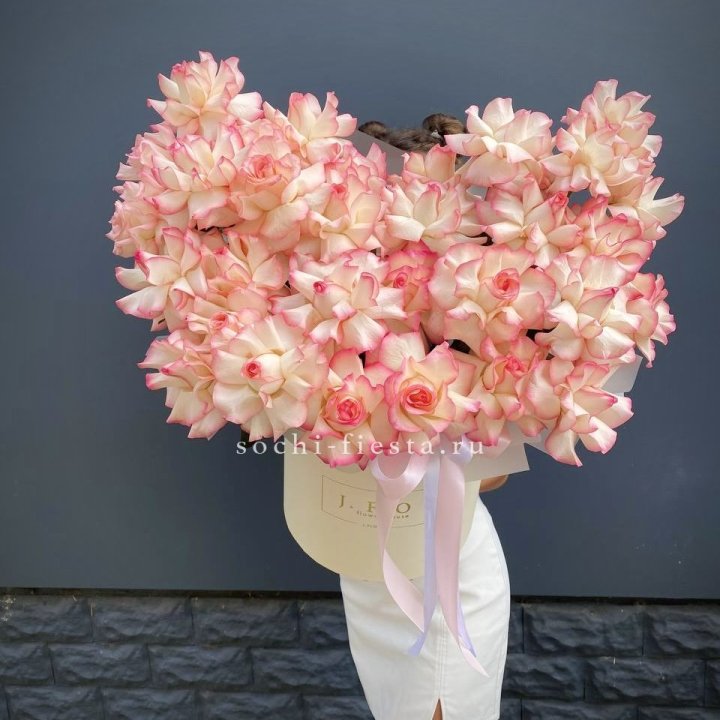 31 французская роза Джумилия в боксе в Симферополи