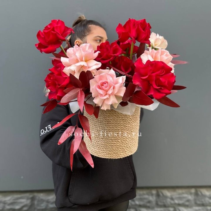 15 Французских роз в джутовом кашпо в Симферополи