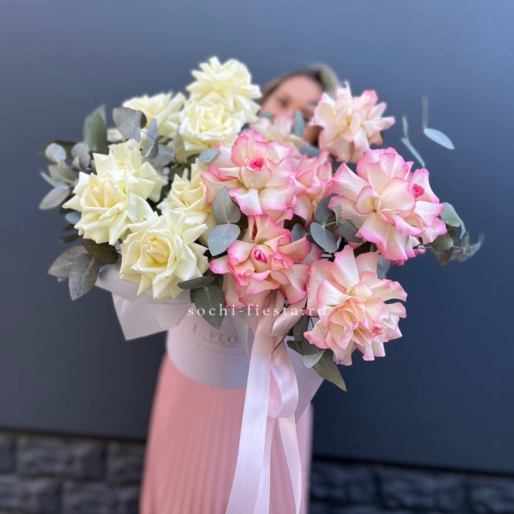 15 Французских роз в боксе в Симферополи