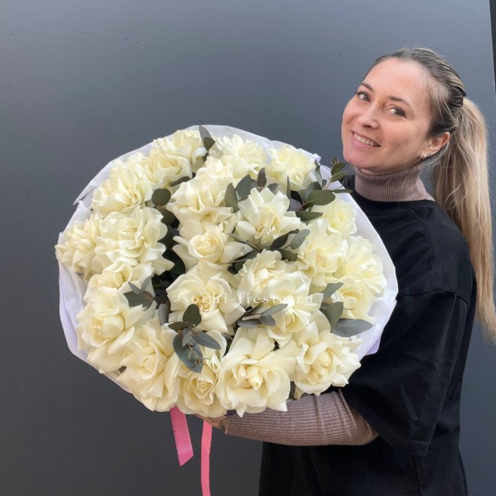 25 Белых французских роз Вайт найс в Симферополи