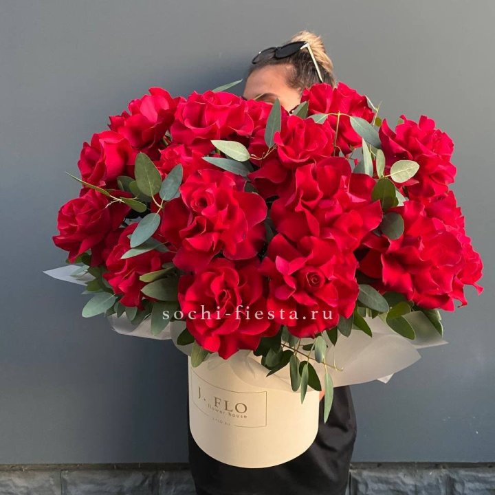 25 Французских красных роз в коробке в Симферополи