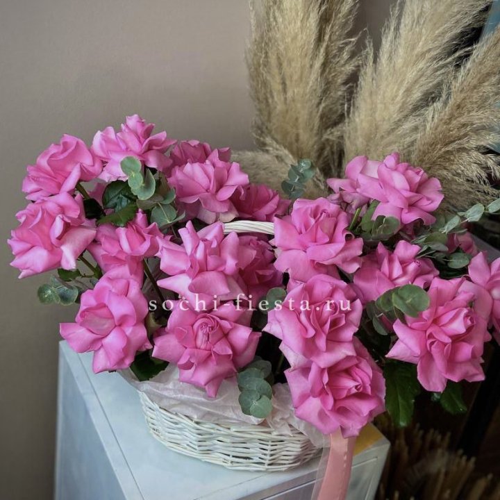 25 роз в цветочной корзине Пинк в Симферополи