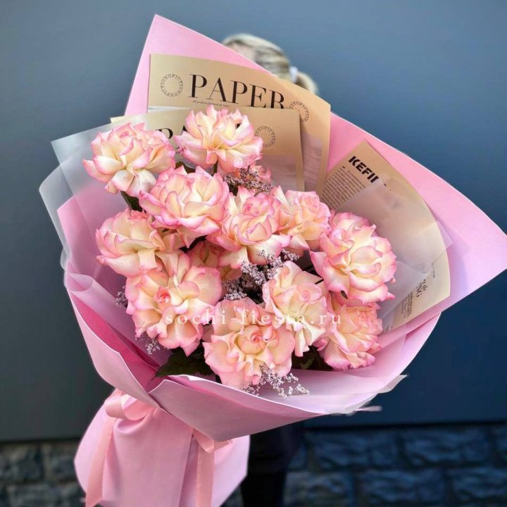 15 французских роз "Джумилия" в Симферополи