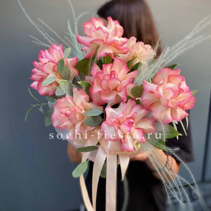 9 Французских роз Джумилия в боксе в Симферополи