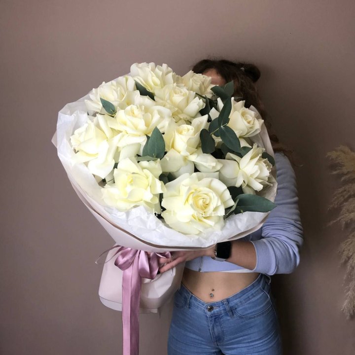 11 Белых французских роз "Вайт найс" в Симферополи