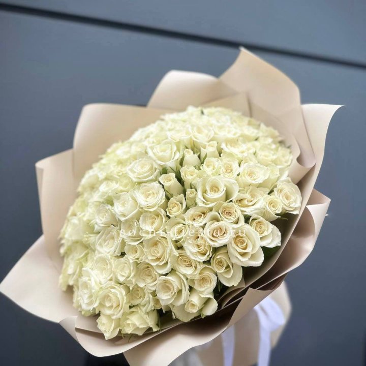 101 белая роза Атена в Симферополи