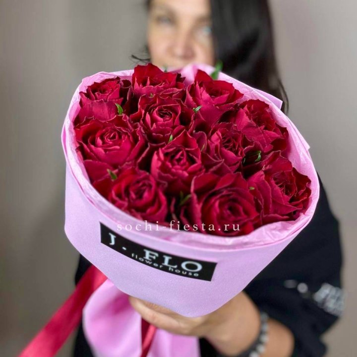 11 красных роз мадам ред в Симферополи