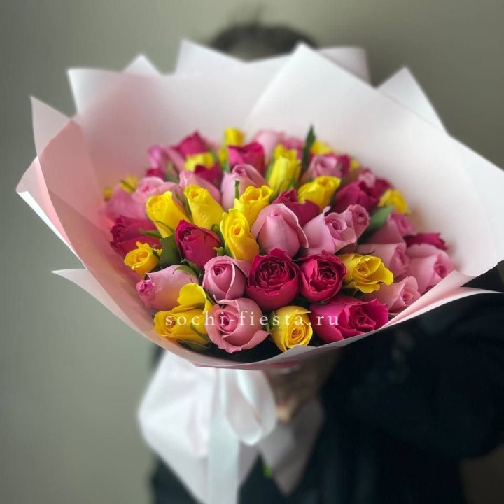 Букет из 51 розы Микс (Кения) в Симферополи