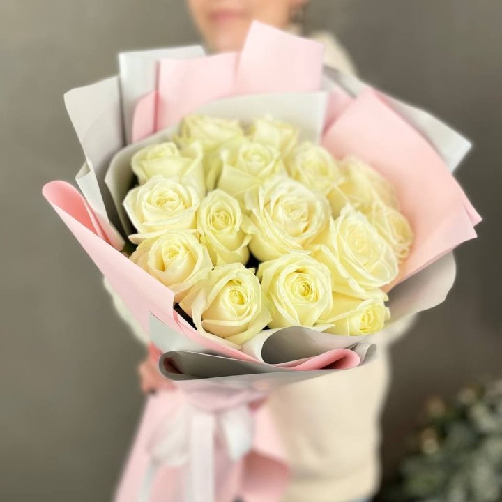 15 белых роз пудра в Симферополи