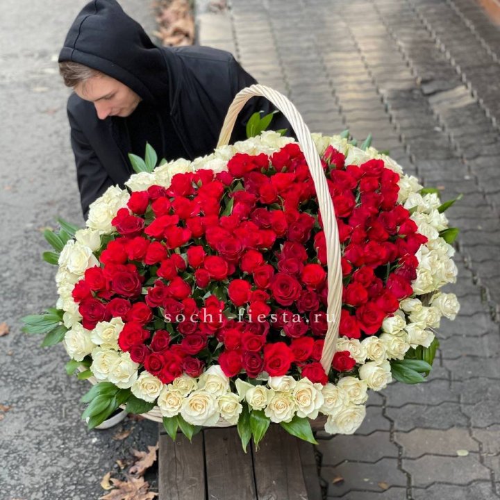 201  роза в корзине   в Симферополи