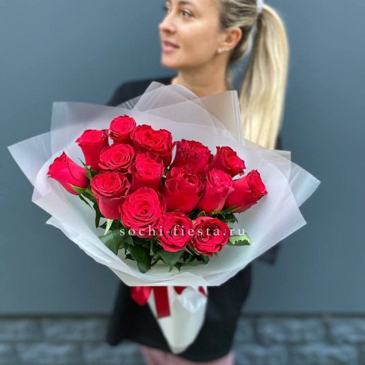 Букет из 15 красных роз  в Симферополи