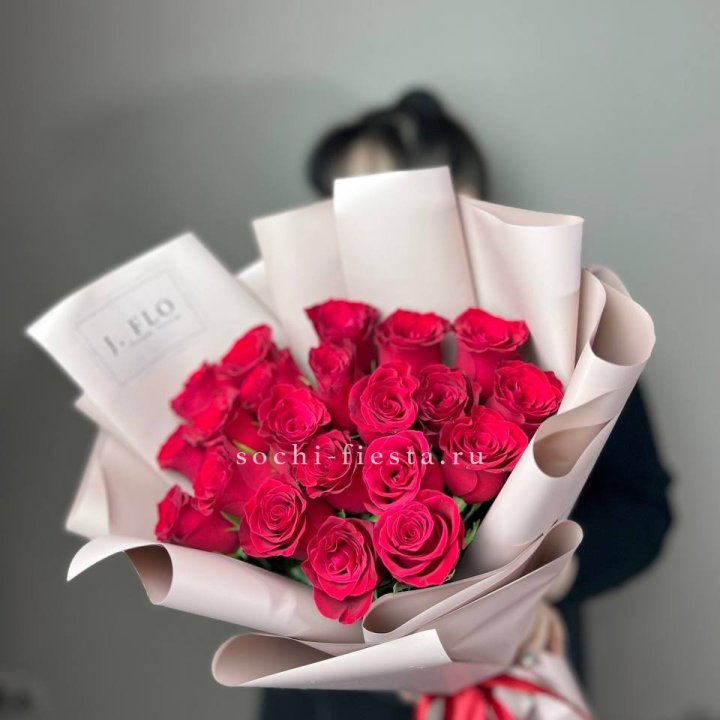 21 красная роза  в Симферополи