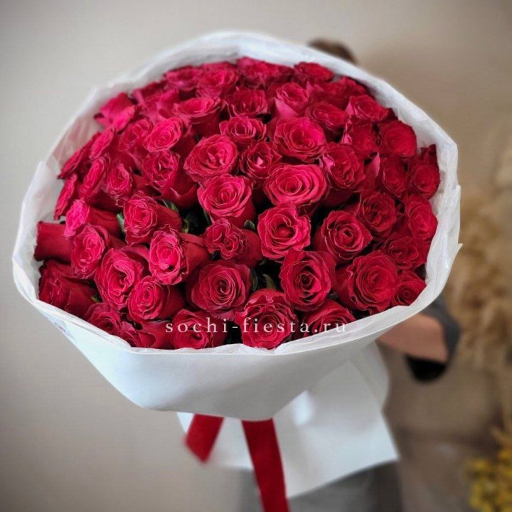 65 красных роз вайт в Симферополи