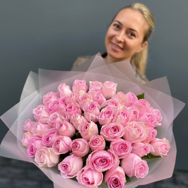 51 розовая роза в Симферополи