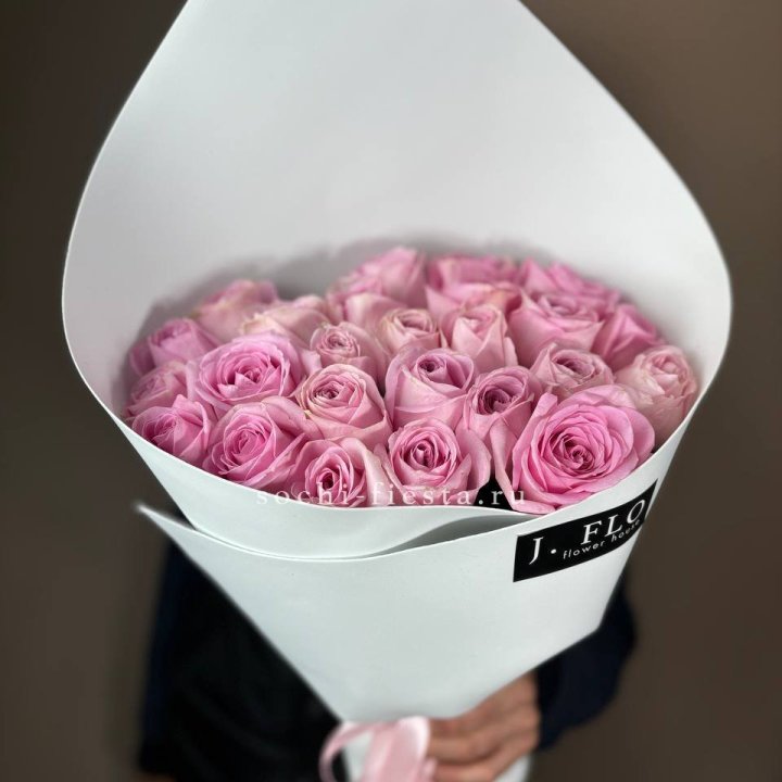 25 розовых роз в Симферополи