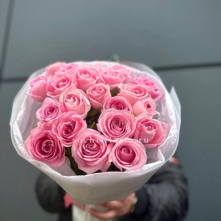 21 Розовая роза в белом в Симферополи