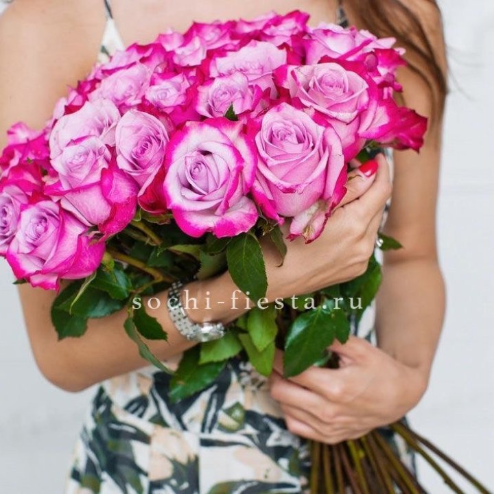 Букет высоких роз Ди перпел в Симферополи