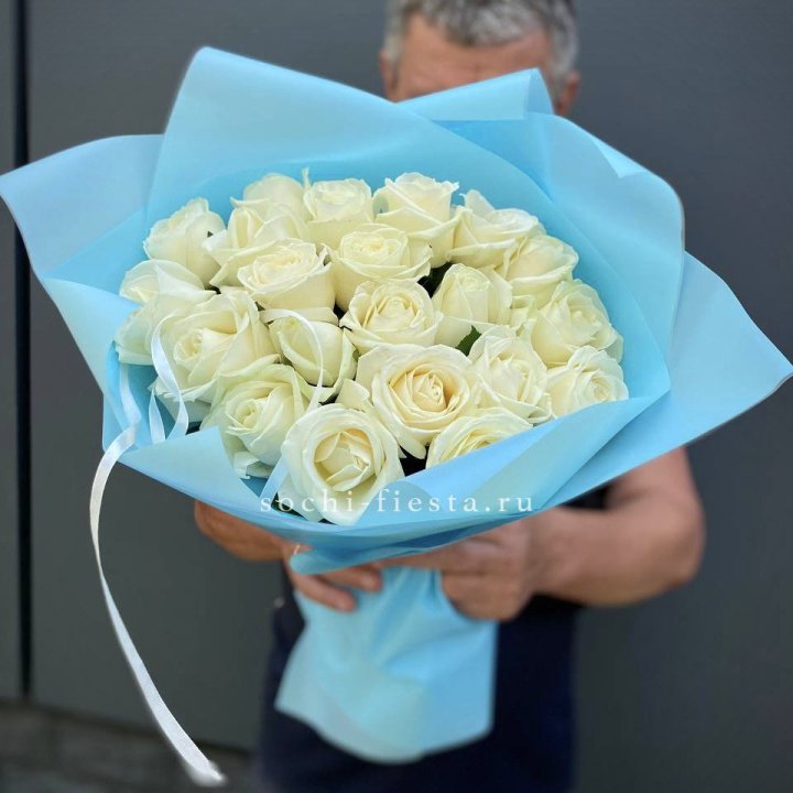 21 белая роза в Симферополи