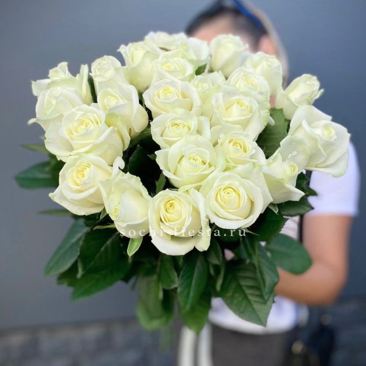 Голландские розы белые 25 в Симферополи