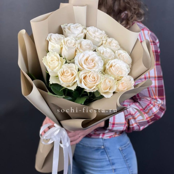 15 белых роз кофе в Симферополи