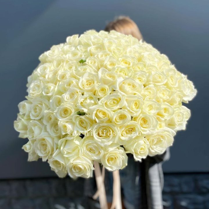 Букет  из 101 белой розы  в Симферополи