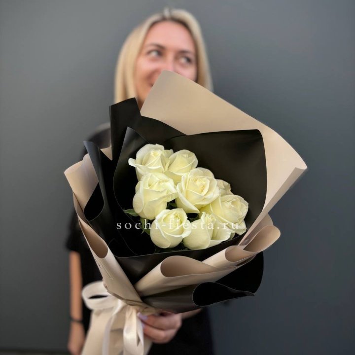 7 белых роз Иммерсив в Симферополи