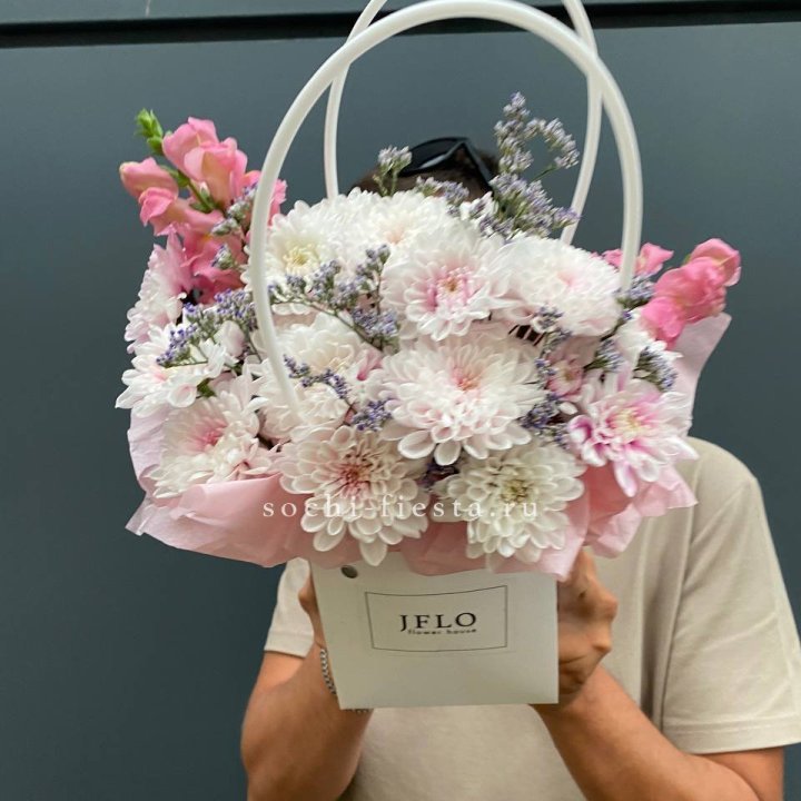 Сумочка из стойких цветов  в Симферополи