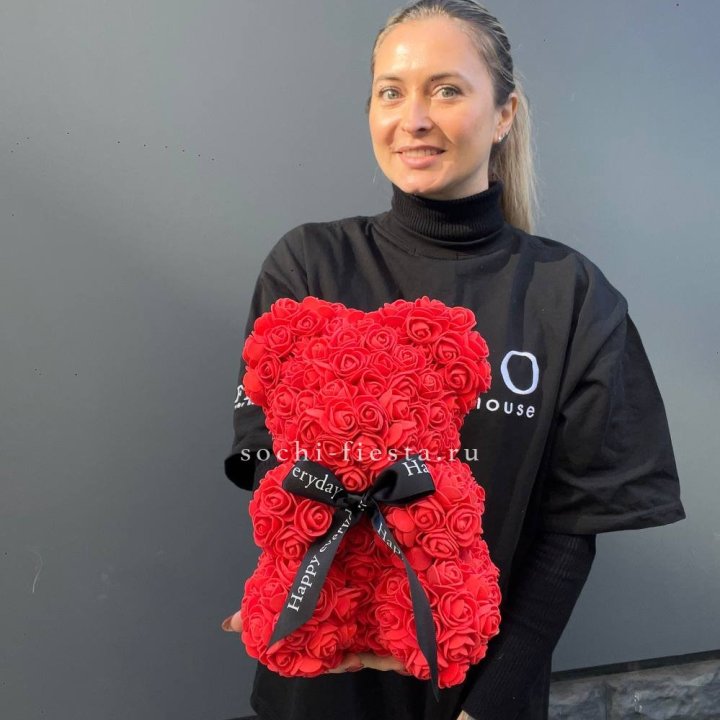 Медведь из роз красный в Симферополи
