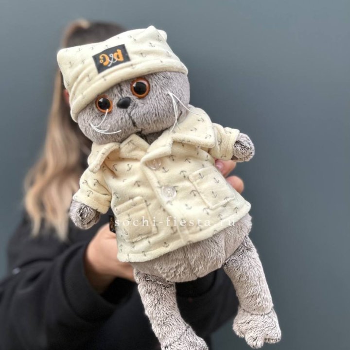 Кот Басик в пижаме в Симферополи